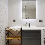 Appartement Kotzebue - Sleek&moody, Dark Green&black Tallinn