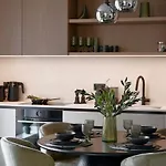 Kotzebue - Sleek&moody, Dark Green&black Tallinn