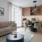 Kotzebue - Sleek&moody, Dark Green&black * Tallinn