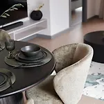 Appartement Kotzebue - Sleek&moody, Dark Green&black *