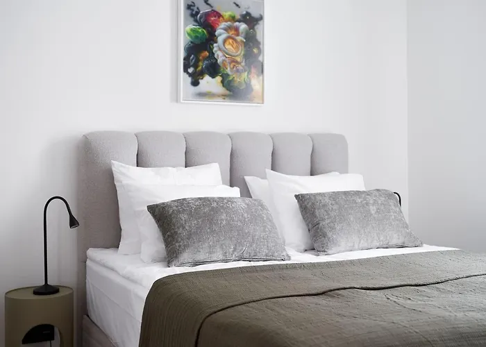 Appartement Kotzebue - Sleek&moody, Dark Green&black Tallinn