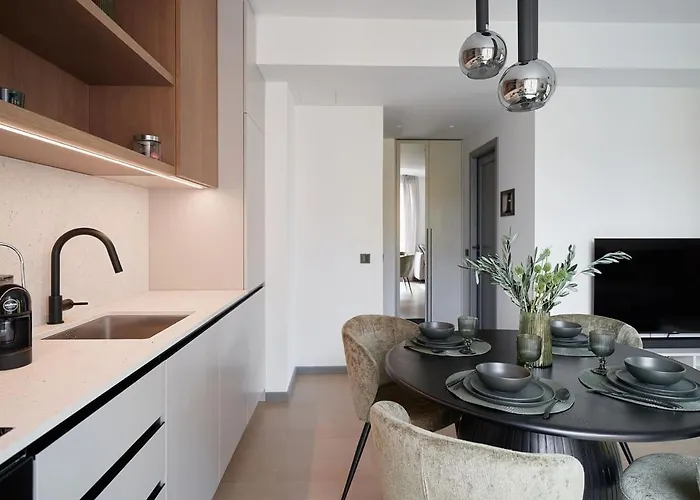 Kotzebue - Sleek&moody, Dark Green&black Appartement *