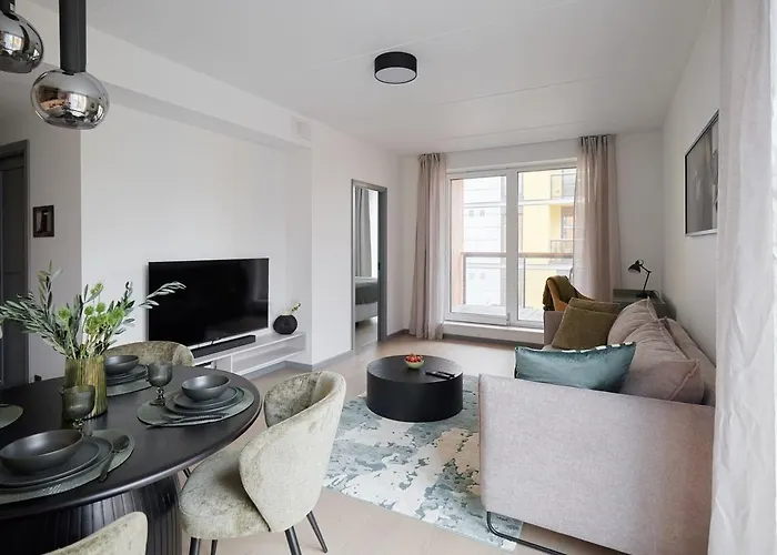 Kotzebue - Sleek & Moody, Dark & Black Apartment *