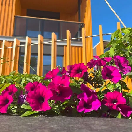 아파트 Kotzebue - Sleek & Moody, Dark & Black